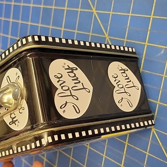 I Love Lucy Tin 7" x 5" x 3", Handled Box - Picture 7 of 8